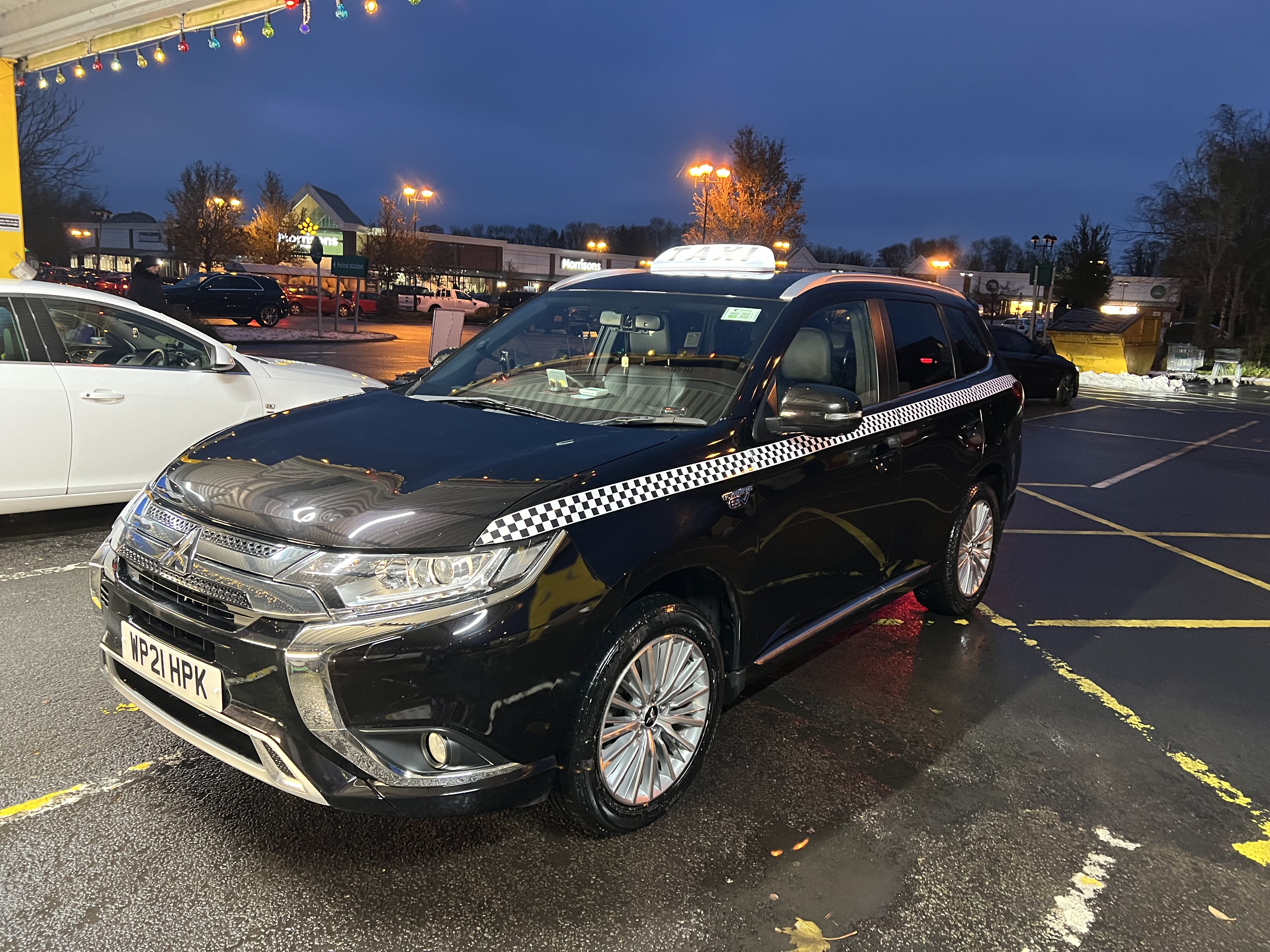 Mitsubishi Outlander PHEV Side